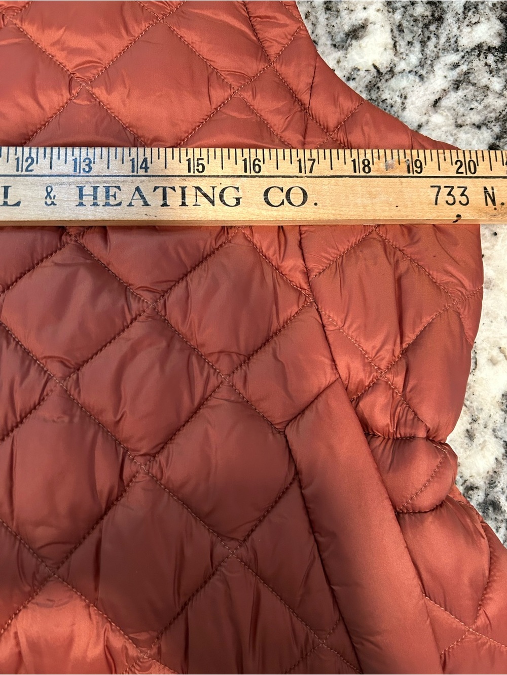 Athleta Whisper Featherless Puffer Vest Sequoia Brown Outdoor Hiking Size L EUC - Picture 10 of 11